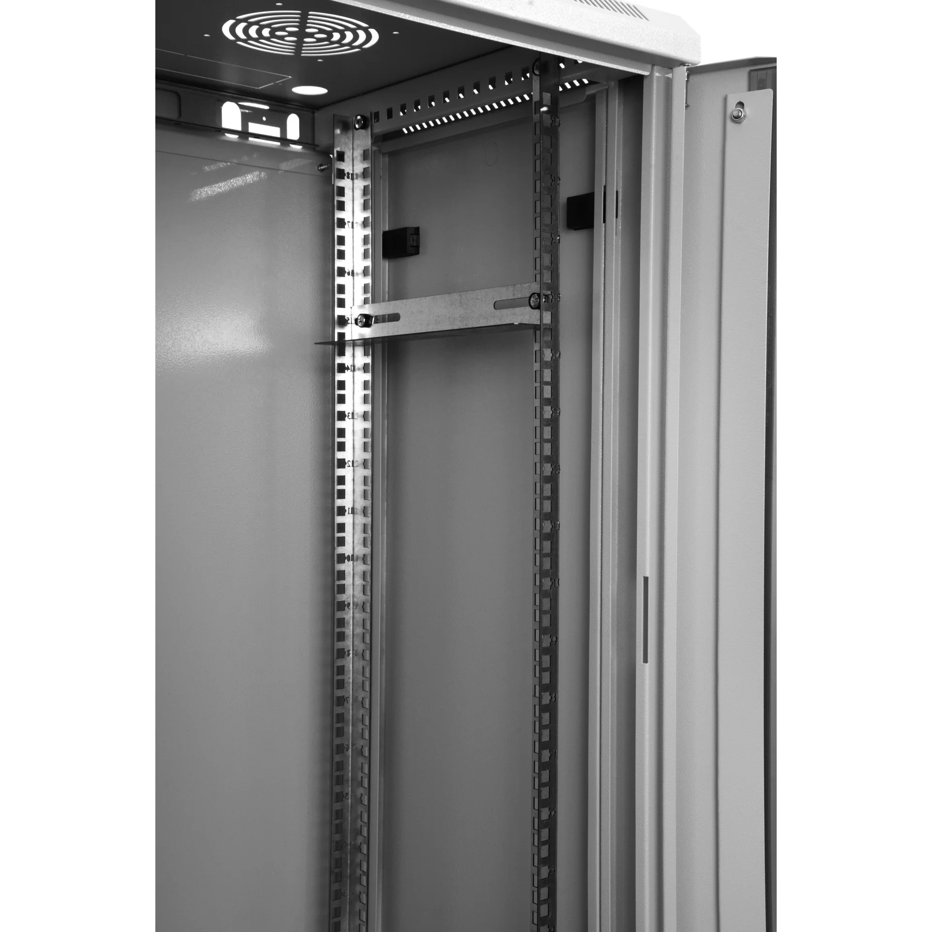 SNR-TWC-18-SF-R-G Шкаф телекоммуникационный настенный 18U, 600х450х901 (ШхГхВ) SNR-TWC-18-SF-R-G Шкаф телекоммуникационный настенный 18U, 600х450х901 (ШхГхВ)