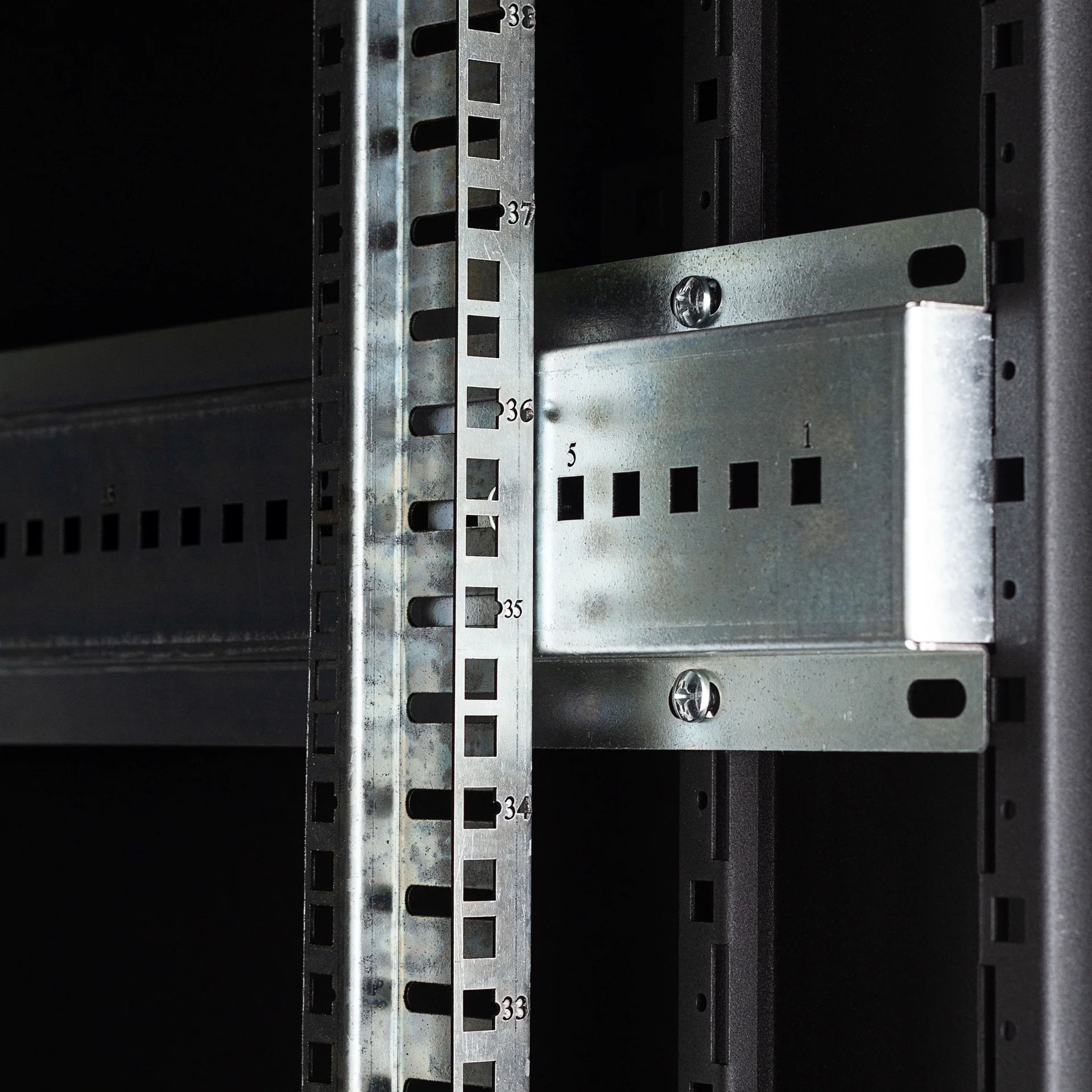 SNR-TFC-426080-GS-B-SF Шкаф телекоммуникационный напольный 42U 600x800мм, серия TFC (SNR-TFC-426080-GS-B-SF) SNR-TFC-426080-GS-B-SF Шкаф телекоммуникационный напольный 42U 600x800мм, серия TFC (SNR-TFC-426080-GS-B-SF)